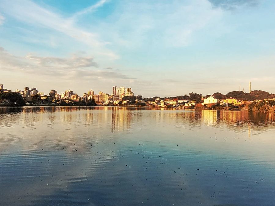 Lagoa do Violão em dia de céu azul